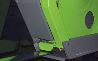 Hydraulicaly moveable saw blade guide.